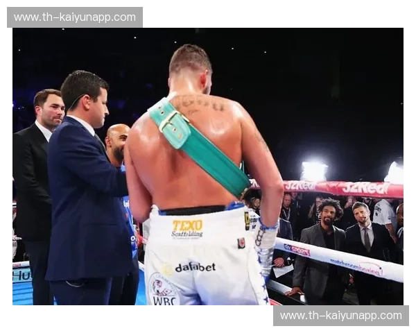 宿命的拳台：当“大卫·海耶”的傲慢撞上“贝卢”的顽强，那场刺穿伦敦夜空的战争